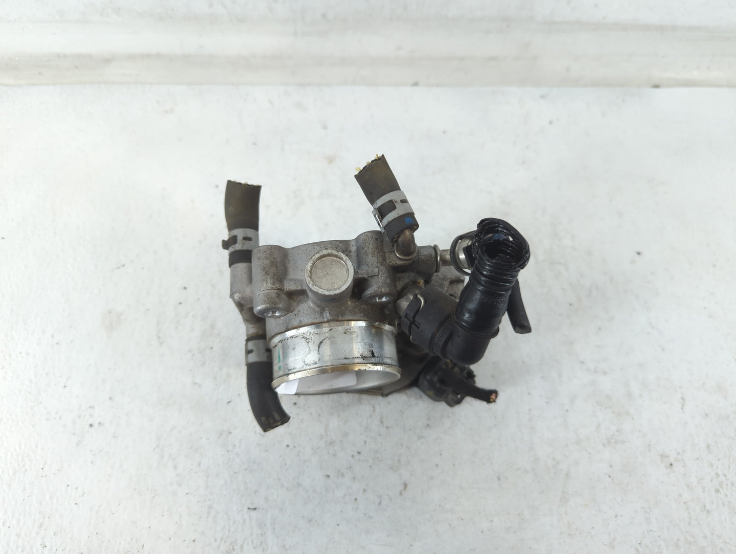 2011-2016 Chevrolet Cruze Throttle Body P/N:55 561495 Fits Fits 2009 2010 2011 2012 2013 2014 2015 2016 2017 2018 OEM Used A