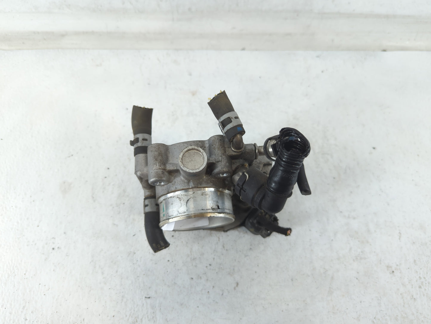 2011-2016 Chevrolet Cruze Throttle Body P/N:55 561495 Fits Fits 2009 2010 2011 2012 2013 2014 2015 2016 2017 2018 OEM Used A