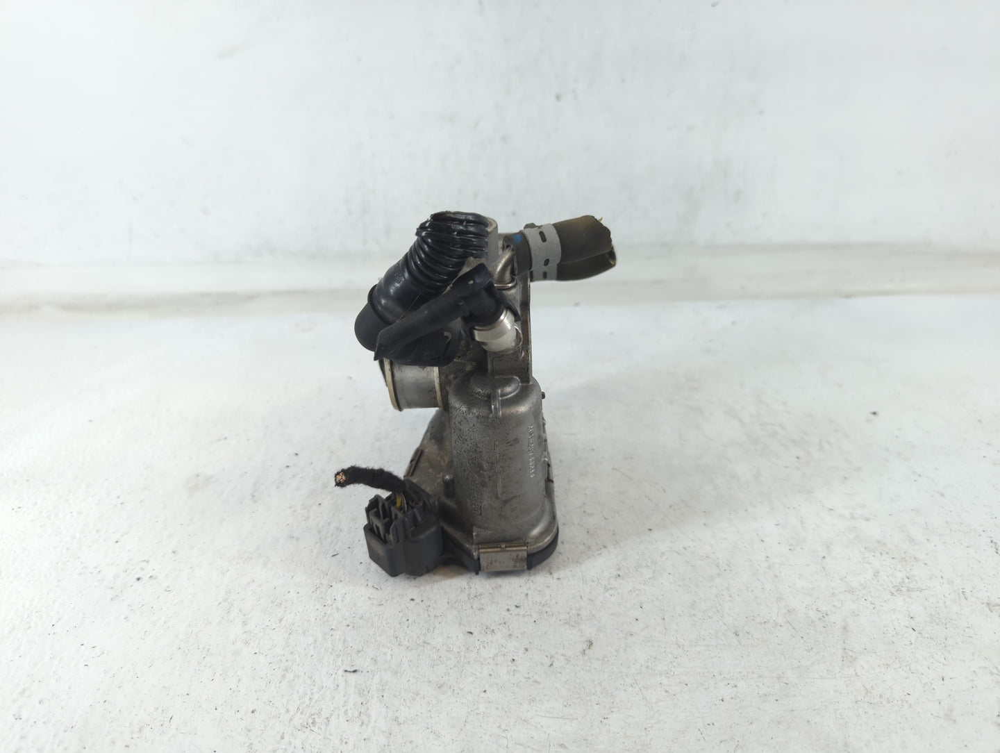 2011-2016 Chevrolet Cruze Throttle Body P/N:55 561495 Fits Fits 2009 2010 2011 2012 2013 2014 2015 2016 2017 2018 OEM Used A