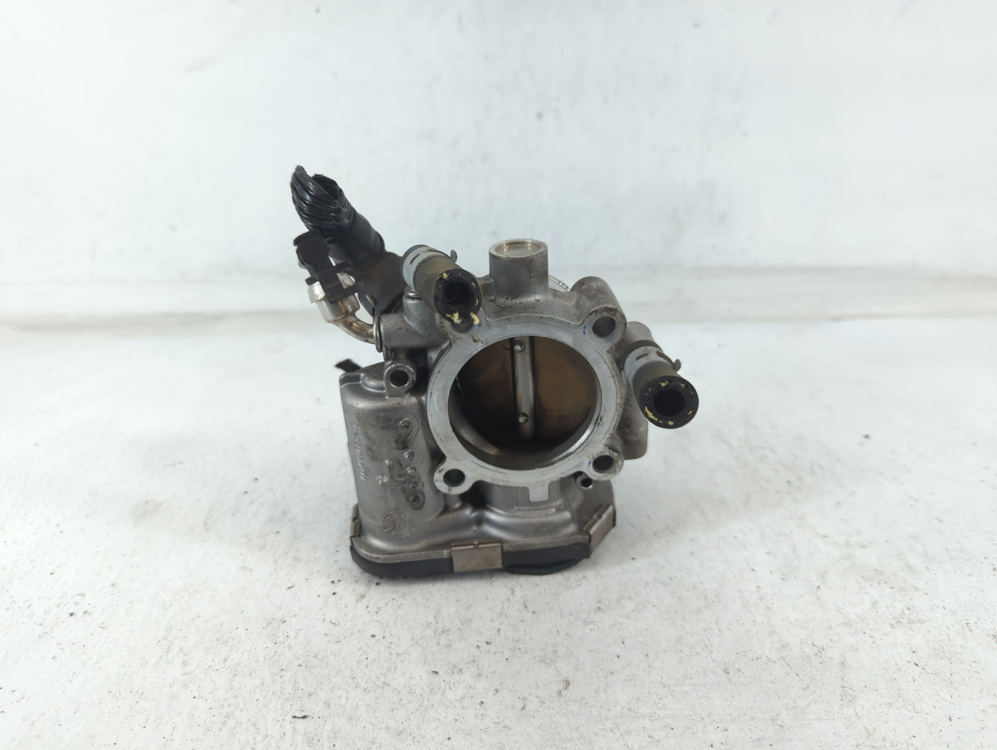 2011-2016 Chevrolet Cruze Throttle Body P/N:55 561495 Fits Fits 2009 2010 2011 2012 2013 2014 2015 2016 2017 2018 OEM Used A