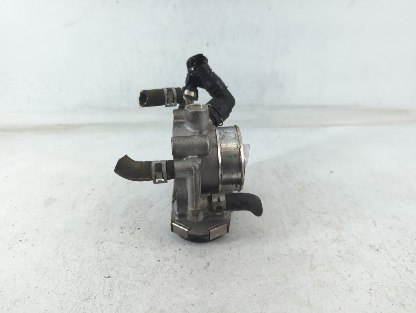 2011-2016 Chevrolet Cruze Throttle Body P/N:55 561495 Fits Fits 2009 2010 2011 2012 2013 2014 2015 2016 2017 2018 OEM Used A