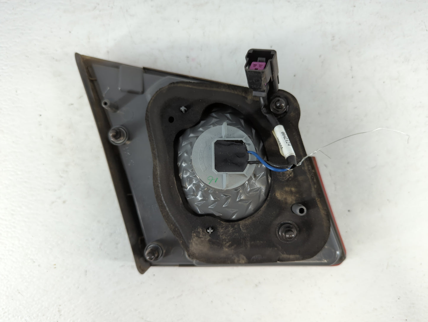 2011-2016 Chevrolet Cruze Tail Light Assembly Passenger Right OEM P/N:0042124 Fits Fits 2011 2012 2013 2014 2015 2016 OEM Us