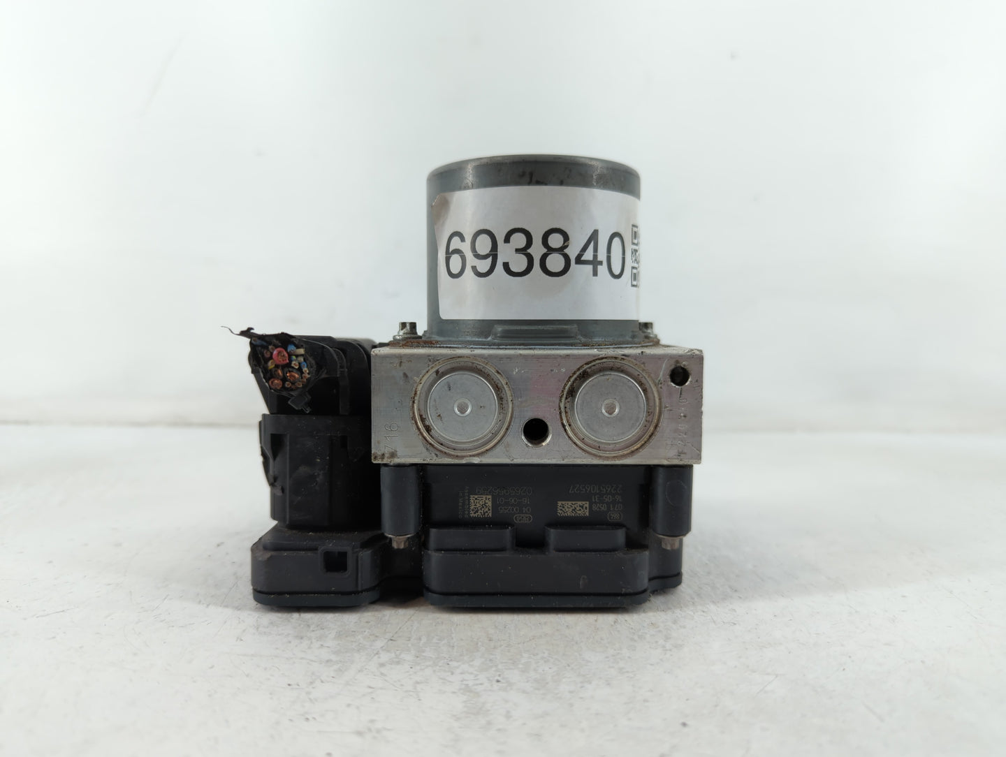 2016 Chevrolet Cruze ABS Pump Control Module Replacement P/N:39042384 Fits OEM Used Auto Parts - Oemusedautoparts1.com