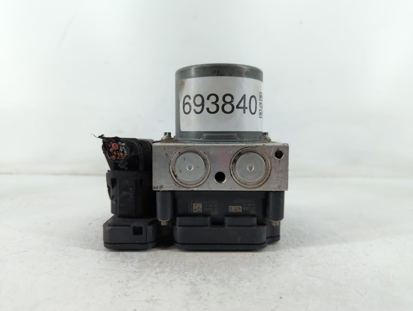 2016 Chevrolet Cruze ABS Pump Control Module Replacement P/N:39042384 Fits OEM Used Auto Parts - Oemusedautoparts1.com