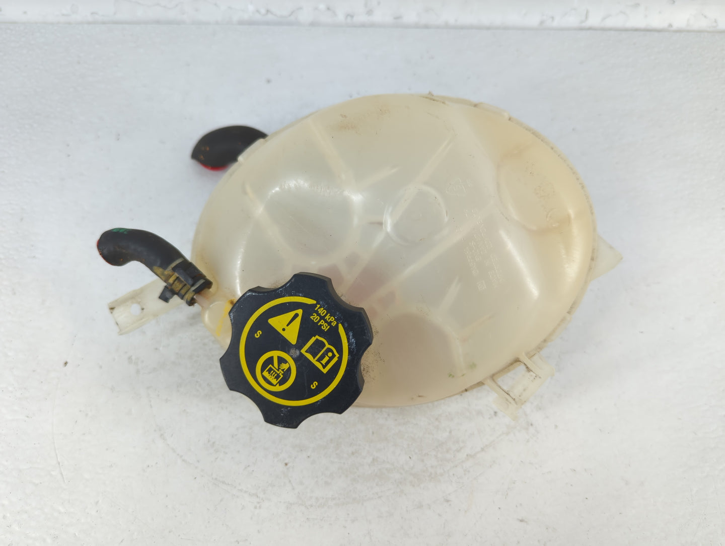 2016-2019 Chevrolet Cruze Radiator Coolant Overflow Expansion Tank Bottle - Oemusedautoparts1.com