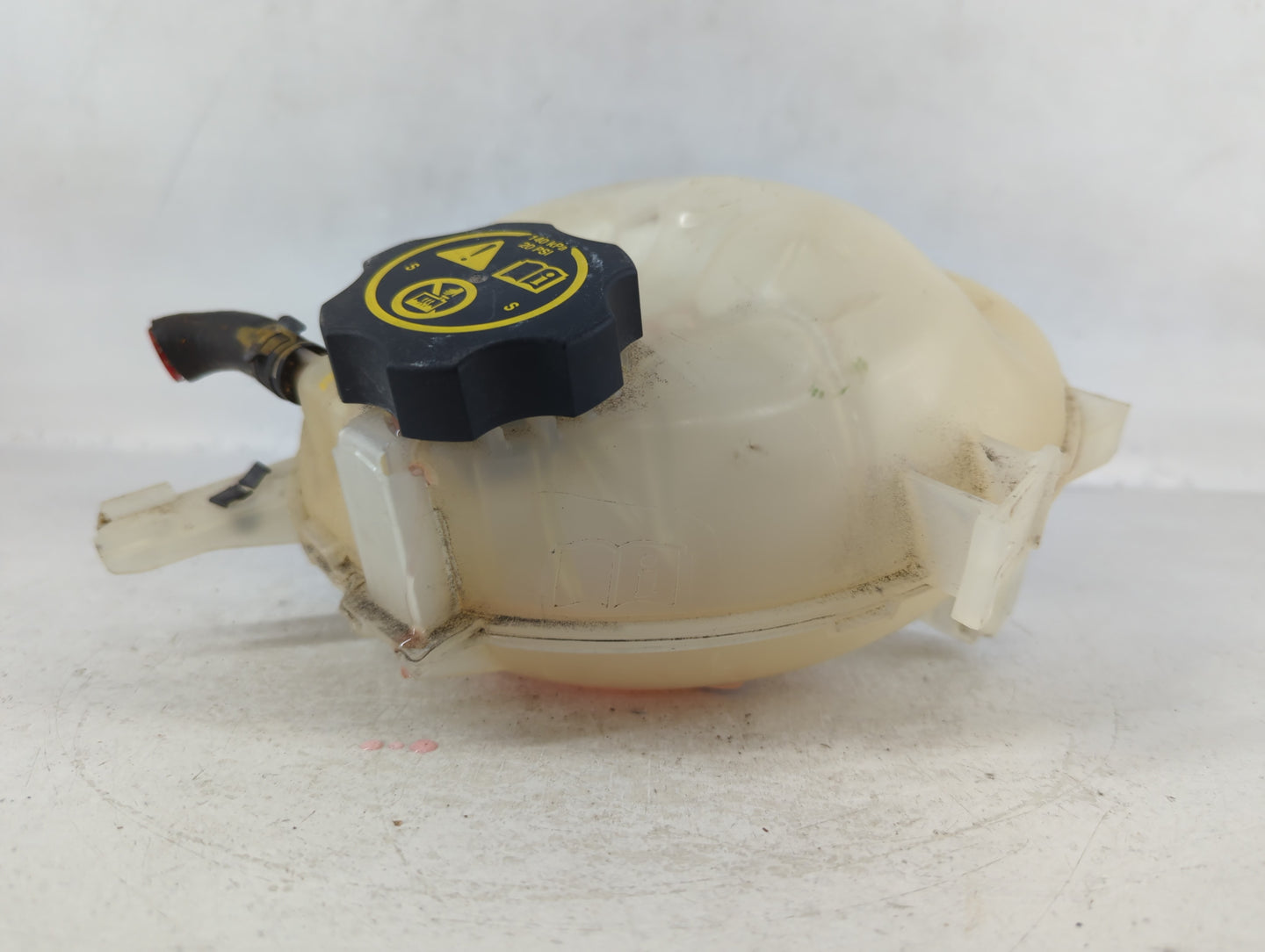 2016-2019 Chevrolet Cruze Radiator Coolant Overflow Expansion Tank Bottle - Oemusedautoparts1.com