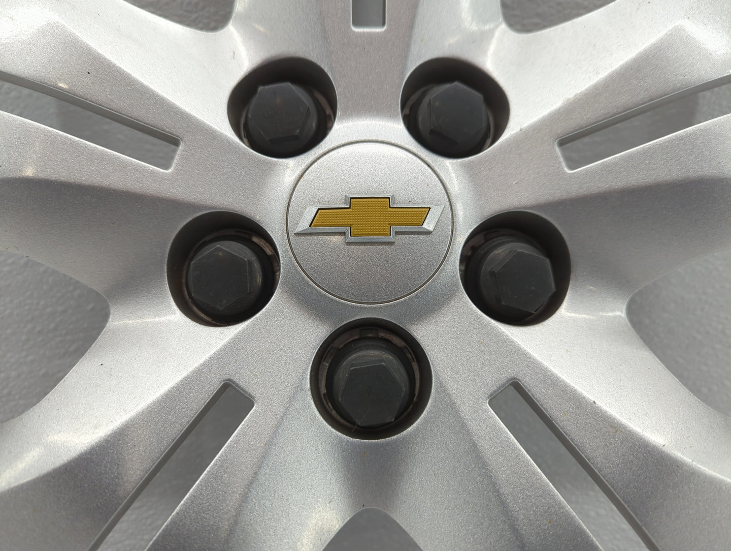 2011-2016 Chevrolet Cruze Driver Front Wheel Hub Oem - Oemusedautoparts1.com