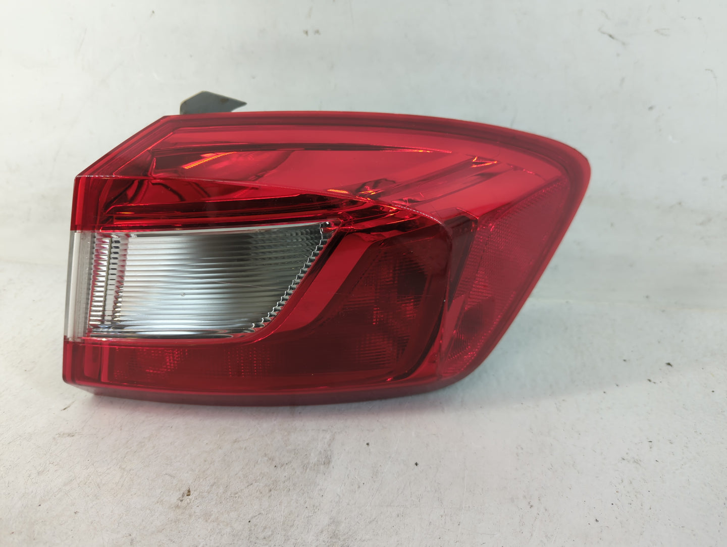 2016 Chevrolet Cruze Tail Light Assembly Passenger Right OEM P/N:84078119 Fits OEM Used Auto Parts - Oemusedautoparts1.com