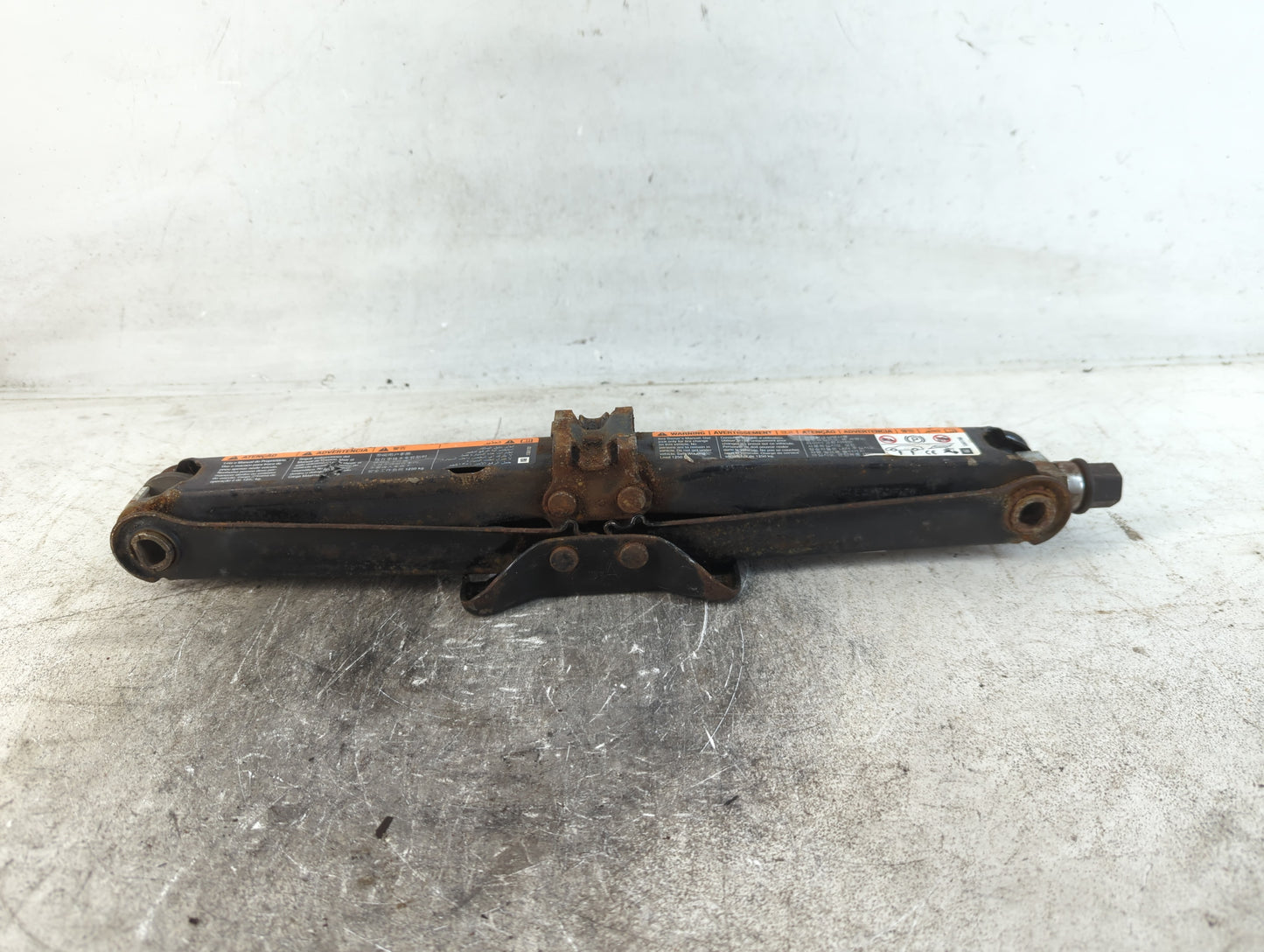 2016 Chevrolet Cruze Spare Scissor Car Jack - Oemusedautoparts1.com