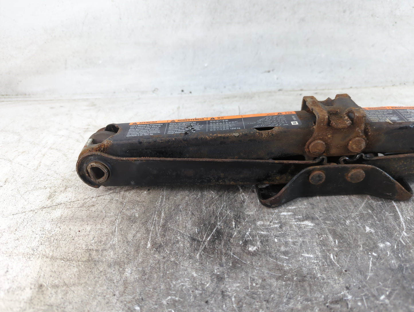 2016 Chevrolet Cruze Spare Scissor Car Jack 791502 - Oemusedautoparts1.com