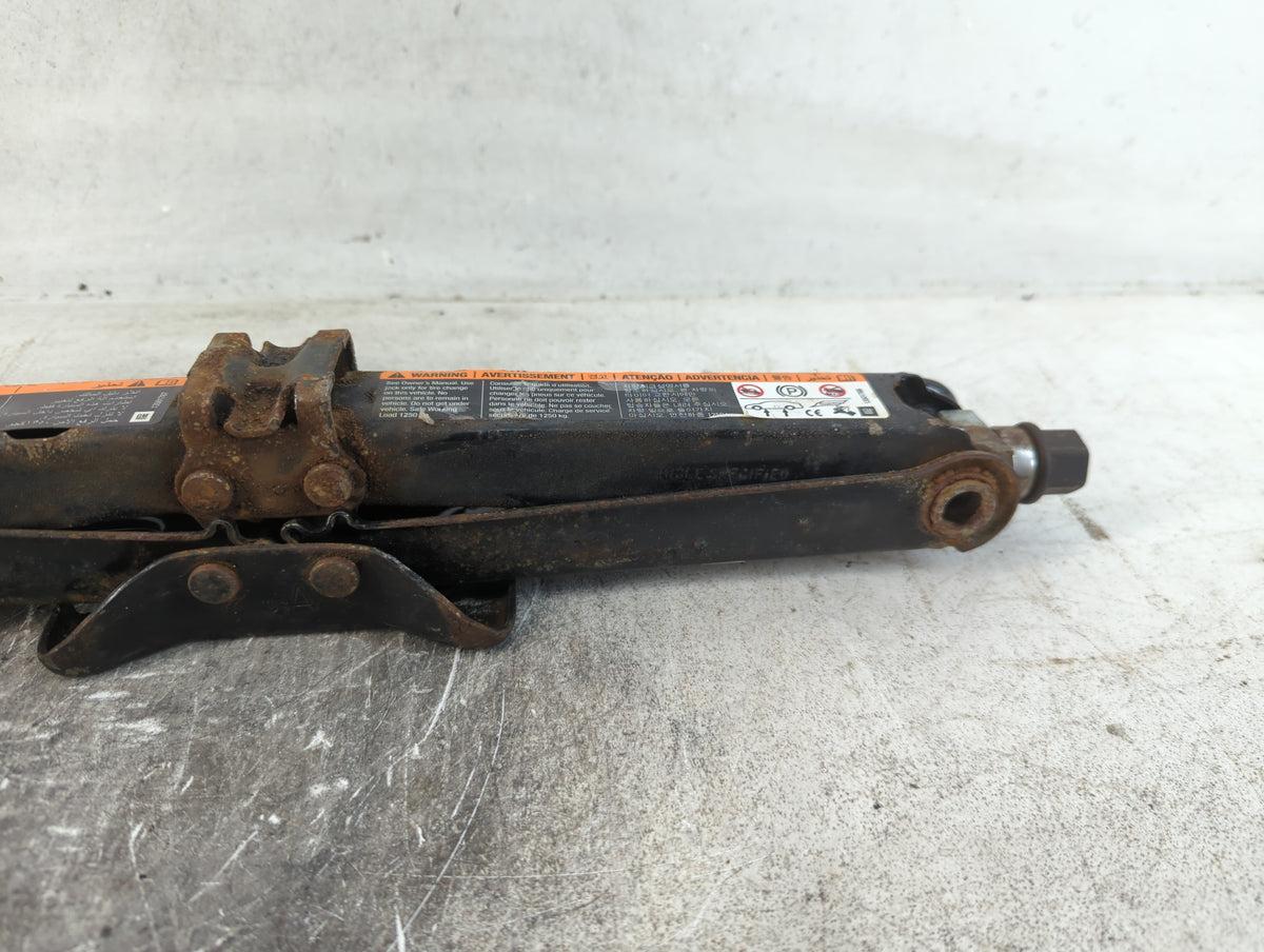 2016 Chevrolet Cruze Spare Scissor Car Jack 791502 - Oemusedautoparts1.com