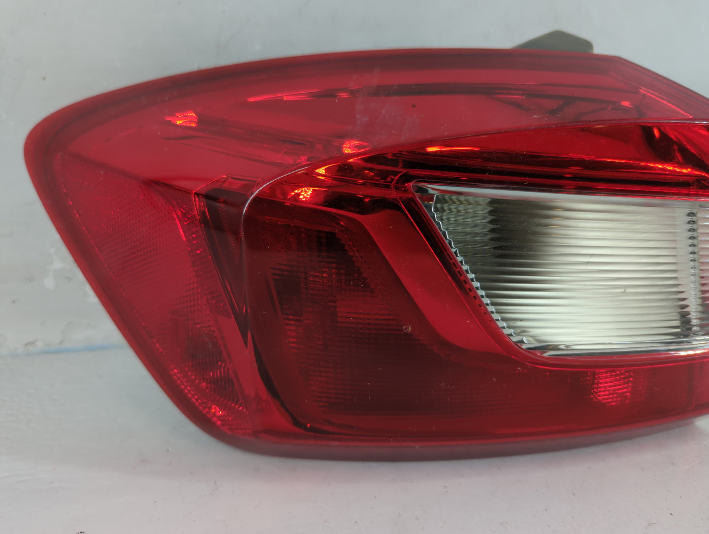 2016 Chevrolet Cruze Tail Light Assembly Driver Left OEM P/N:84078120 Fits OEM Used Auto Parts - Oemusedautoparts1.com