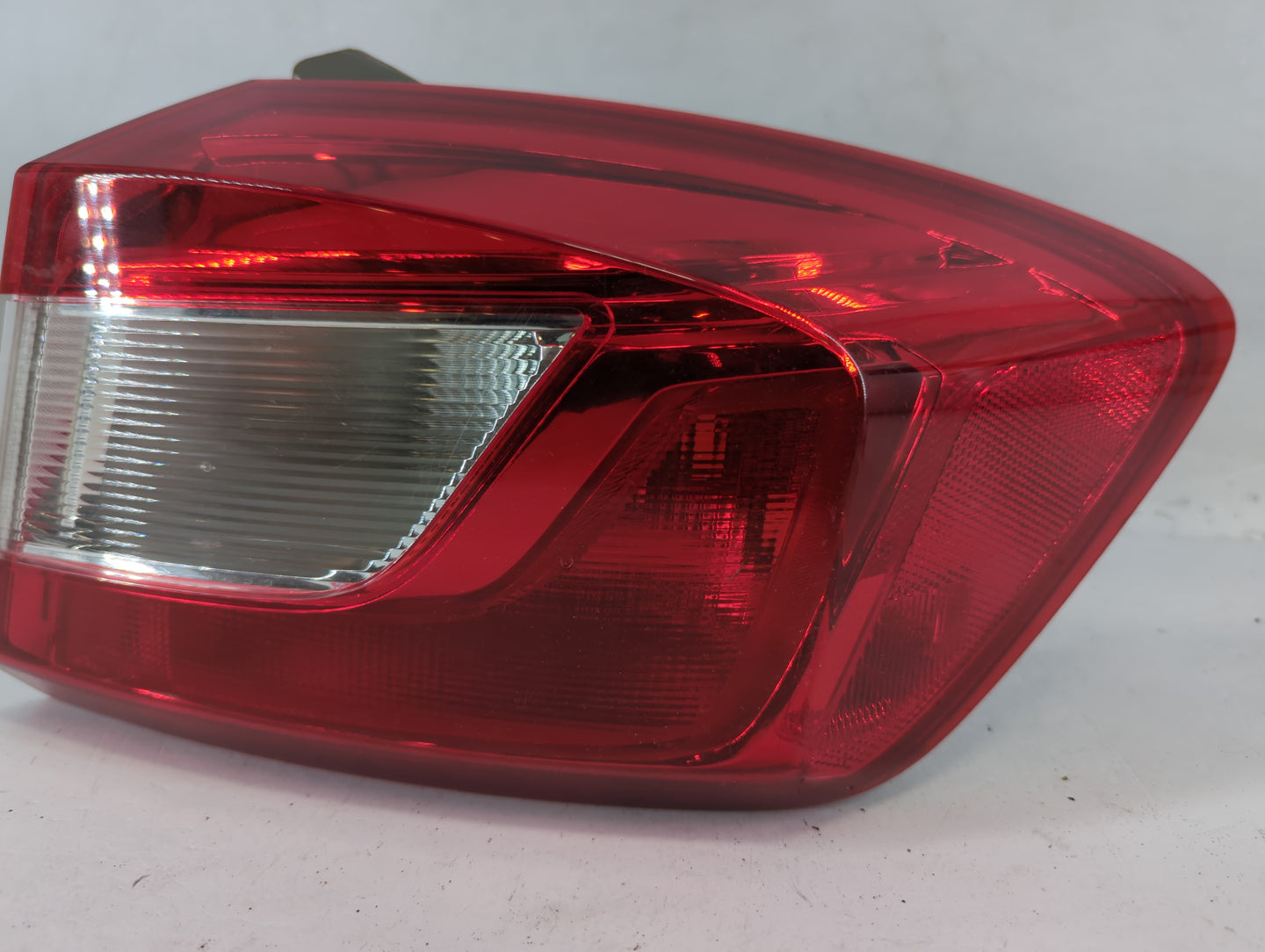 2016 Chevrolet Cruze Tail Light Assembly Passenger Right OEM P/N:84078119 Fits OEM Used Auto Parts - Oemusedautoparts1.com
