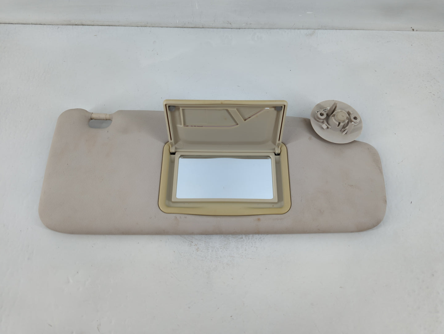 2016 Chevrolet Cruze Sun Visor Shade Replacement Passenger Right Mirror Fits OEM Used Auto Parts - Oemusedautoparts1.com