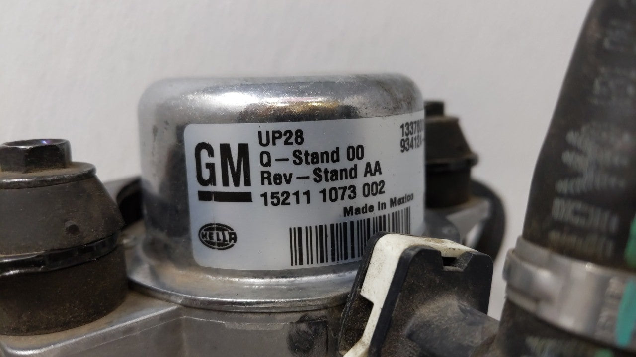 2013-2016 Chevrolet Cruze Central Vaccum Lock Pump 15211 1073 002 - Oemusedautoparts1.com