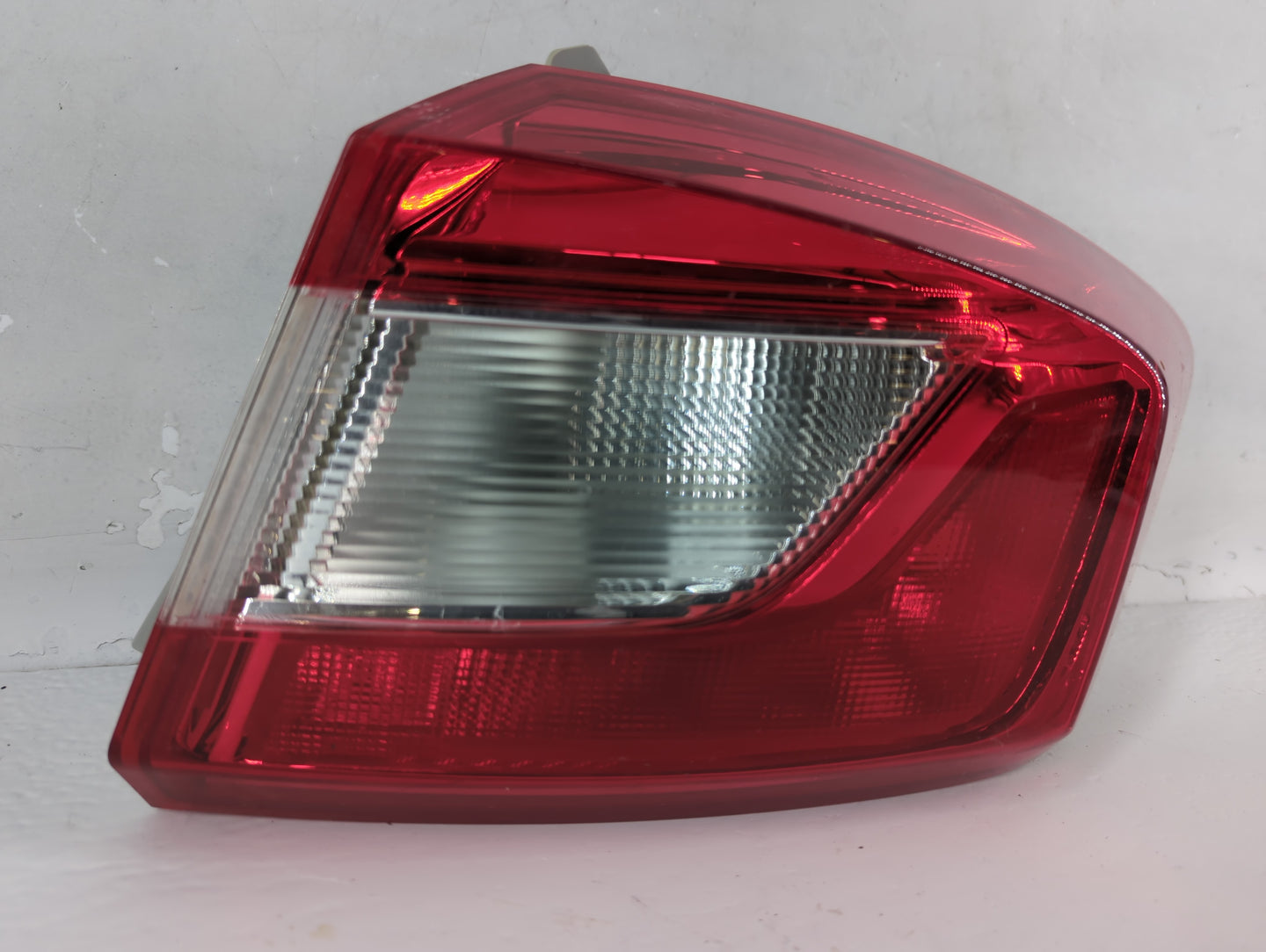 2016 Chevrolet Cruze Tail Light Assembly Passenger Right OEM P/N:84078119 Fits OEM Used Auto Parts - Oemusedautoparts1.com