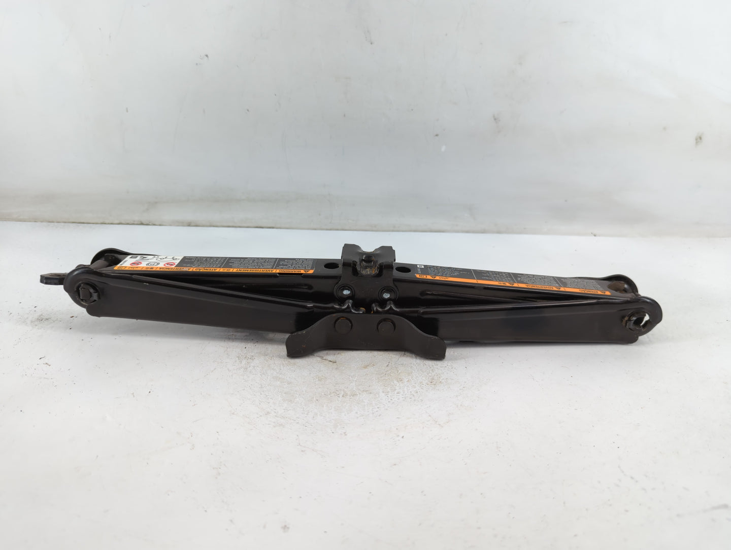 2016 Chevrolet Cruze Spare Scissor Car Jack - Oemusedautoparts1.com