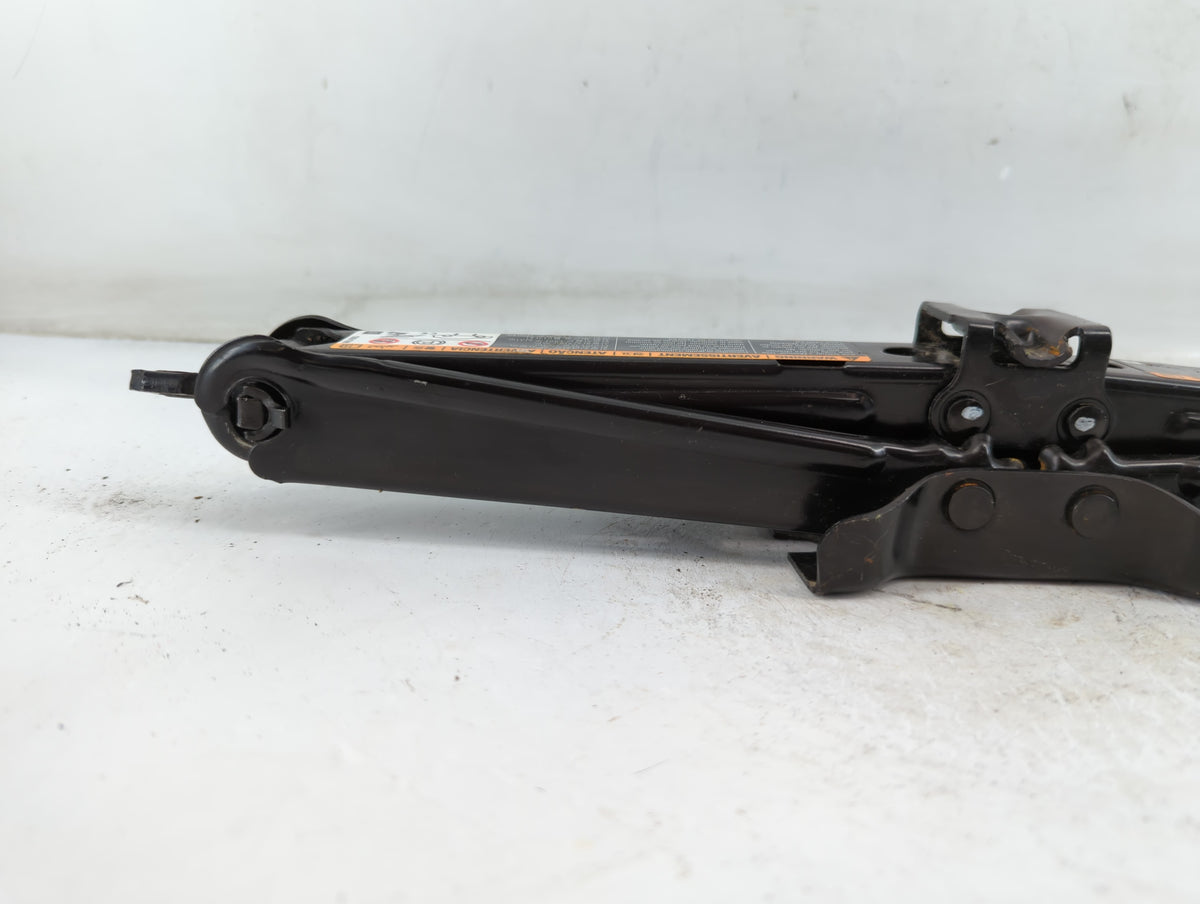 2016 Chevrolet Cruze Spare Scissor Car Jack 886743 - Oemusedautoparts1.com