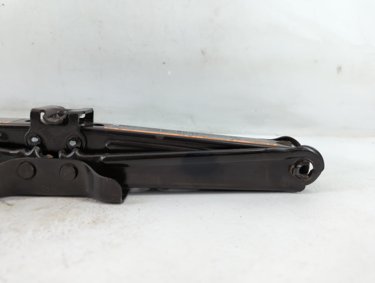 2016 Chevrolet Cruze Spare Scissor Car Jack 886743 - Oemusedautoparts1.com