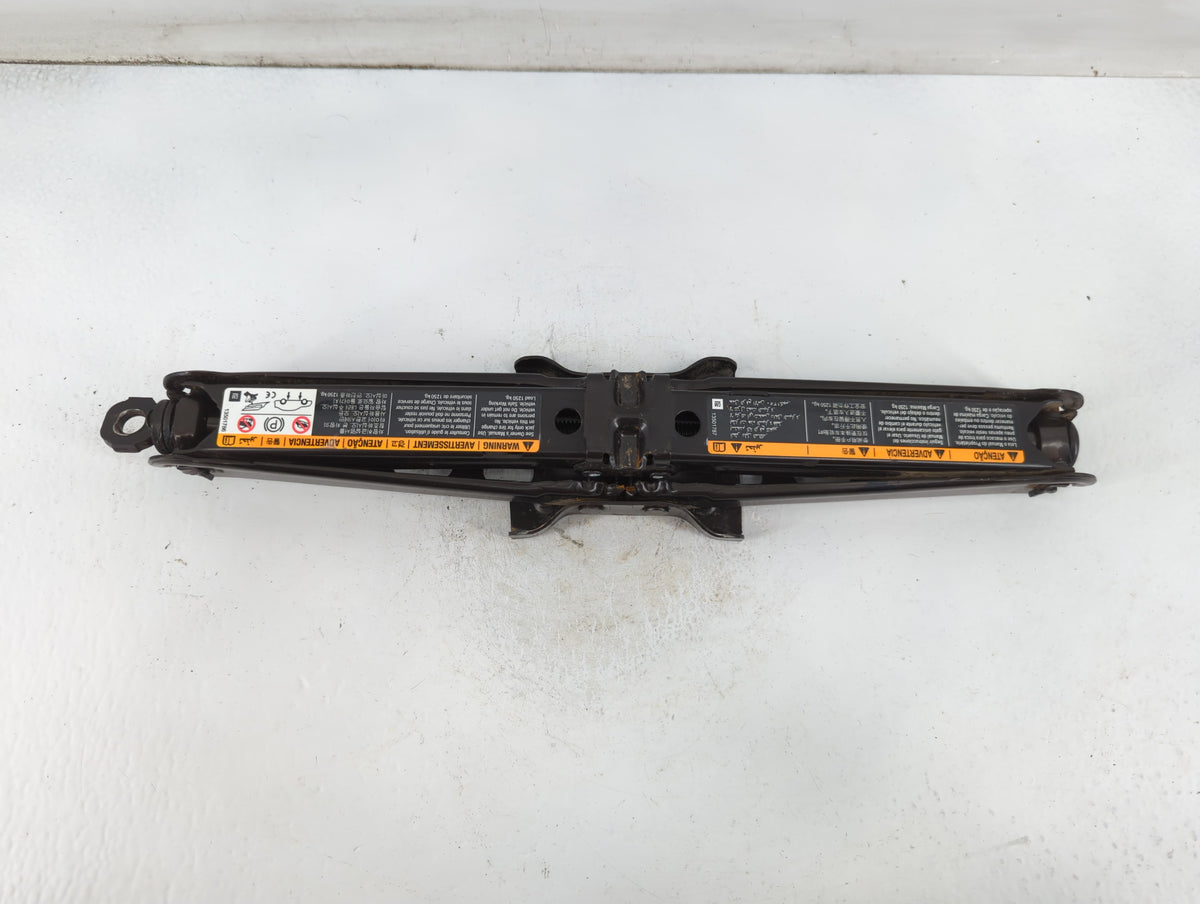 2016 Chevrolet Cruze Spare Scissor Car Jack 886743 - Oemusedautoparts1.com
