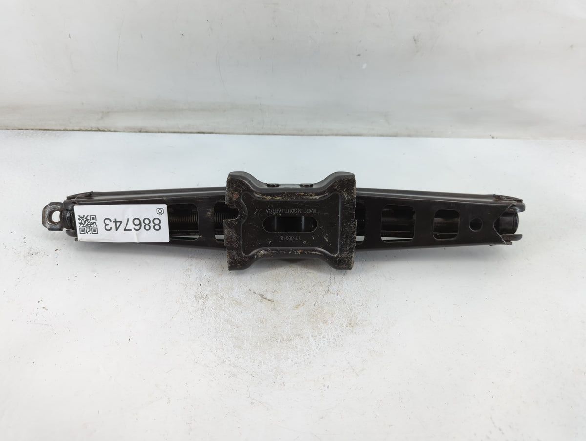 2016 Chevrolet Cruze Spare Scissor Car Jack 886743 - Oemusedautoparts1.com