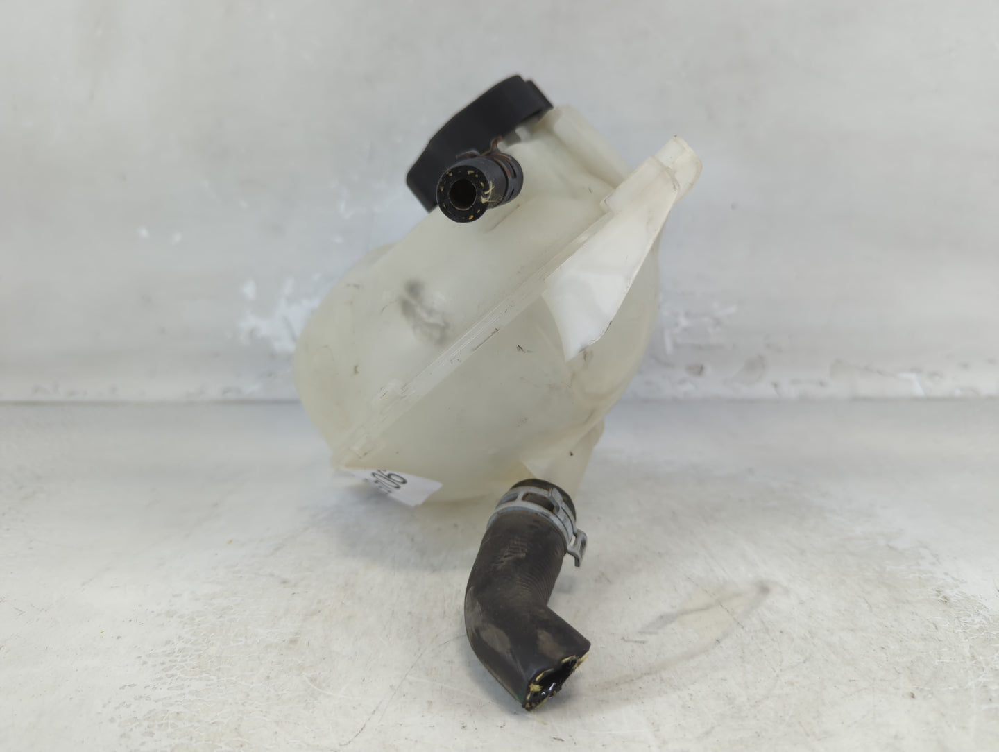 2016-2019 Chevrolet Cruze Radiator Coolant Overflow Expansion Tank Bottle - Oemusedautoparts1.com