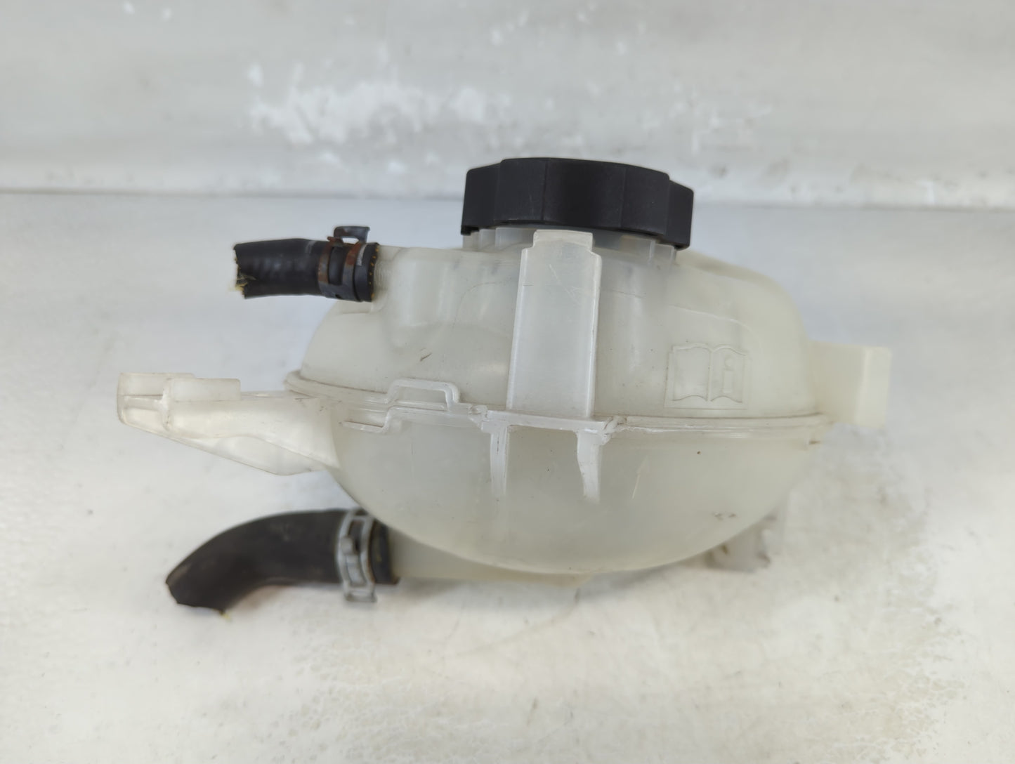 2016-2019 Chevrolet Cruze Radiator Coolant Overflow Expansion Tank Bottle 904557 - Oemusedautoparts1.com