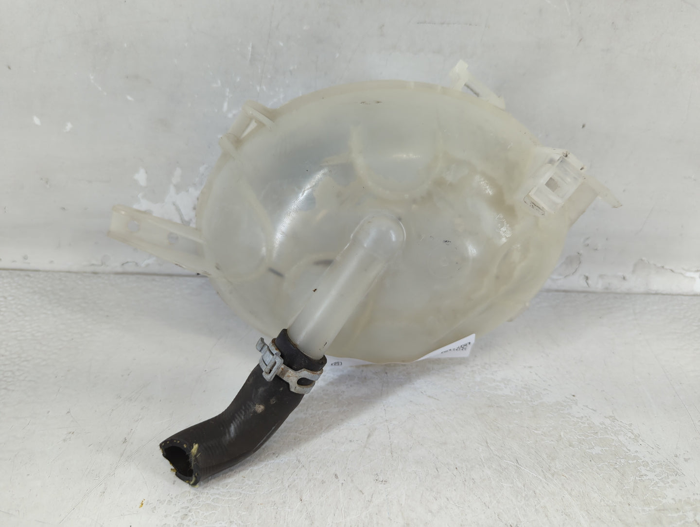 2016-2019 Chevrolet Cruze Radiator Coolant Overflow Expansion Tank Bottle - Oemusedautoparts1.com