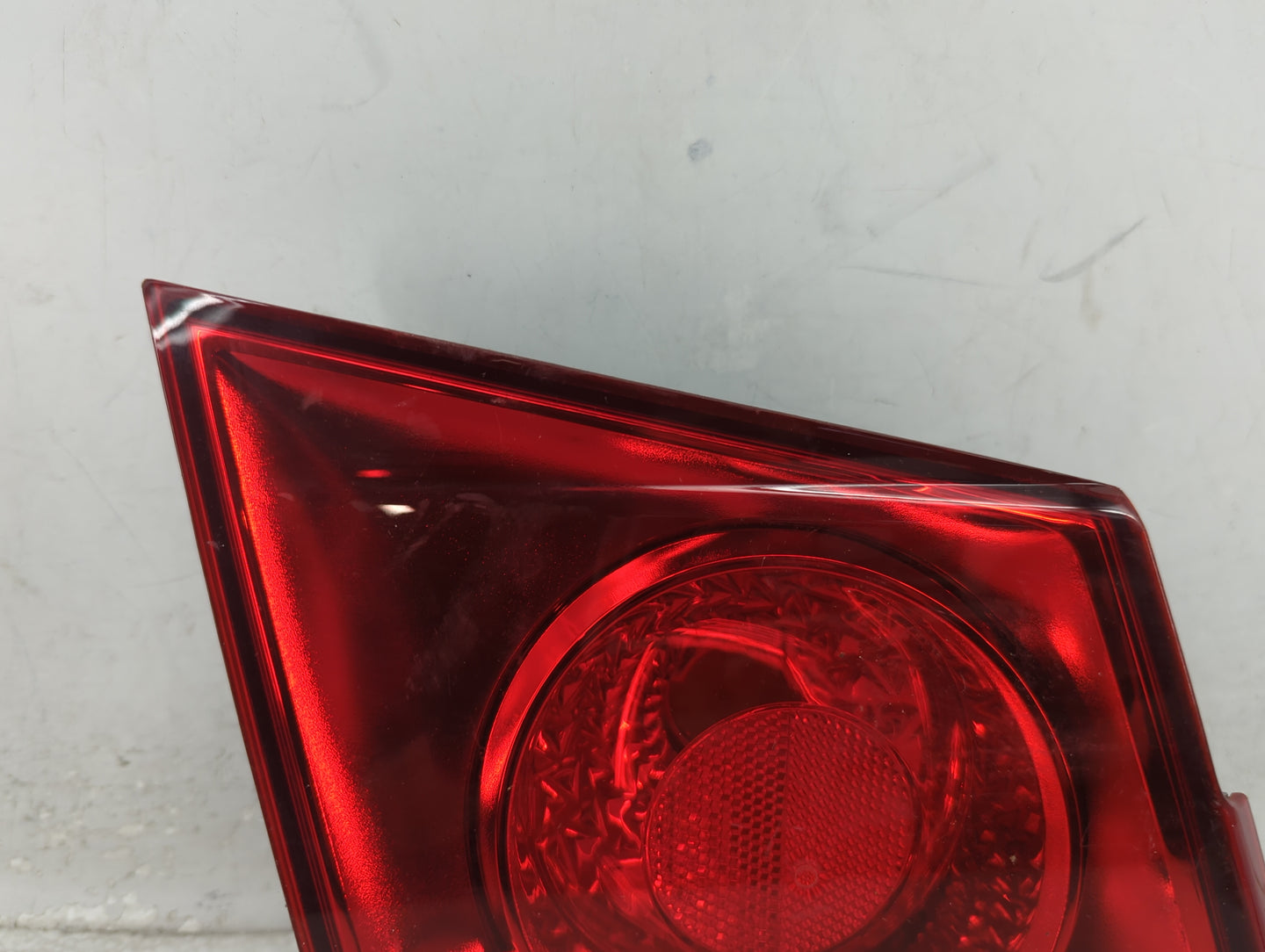 2011 Chevrolet Cruze Passenger Right Side Deck Lid Mounted Tail Light - Oemusedautoparts1.com