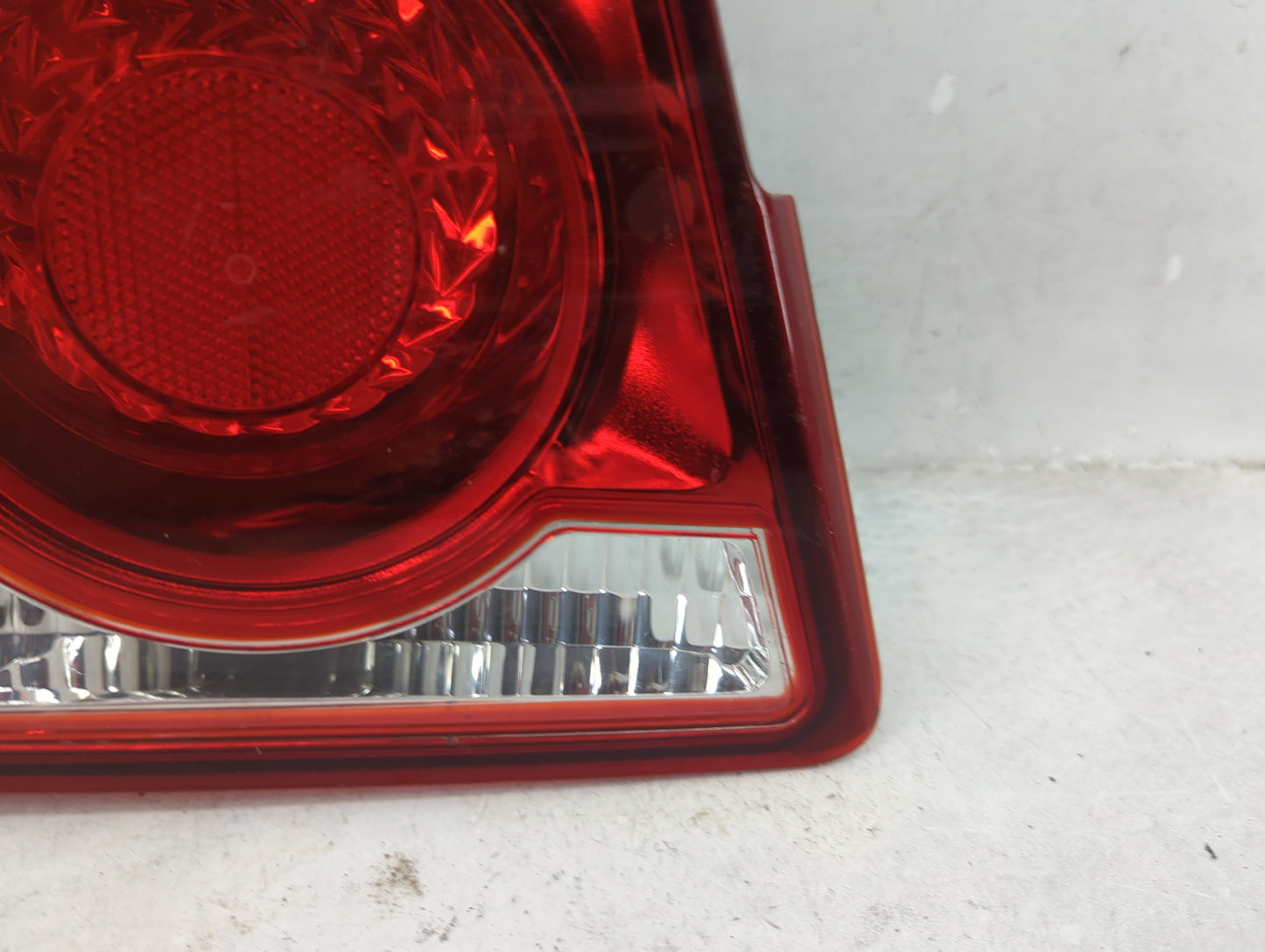 2011 Chevrolet Cruze Passenger Right Side Deck Lid Mounted Tail Light - Oemusedautoparts1.com