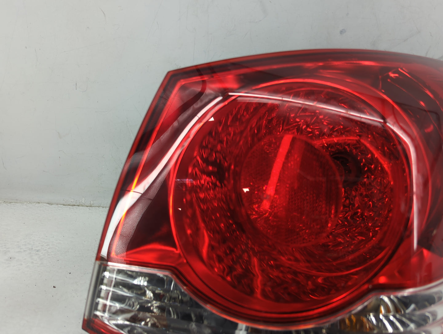 2011 Chevrolet Cruze Passenger Right Side Deck Lid Mounted Tail Light - Oemusedautoparts1.com