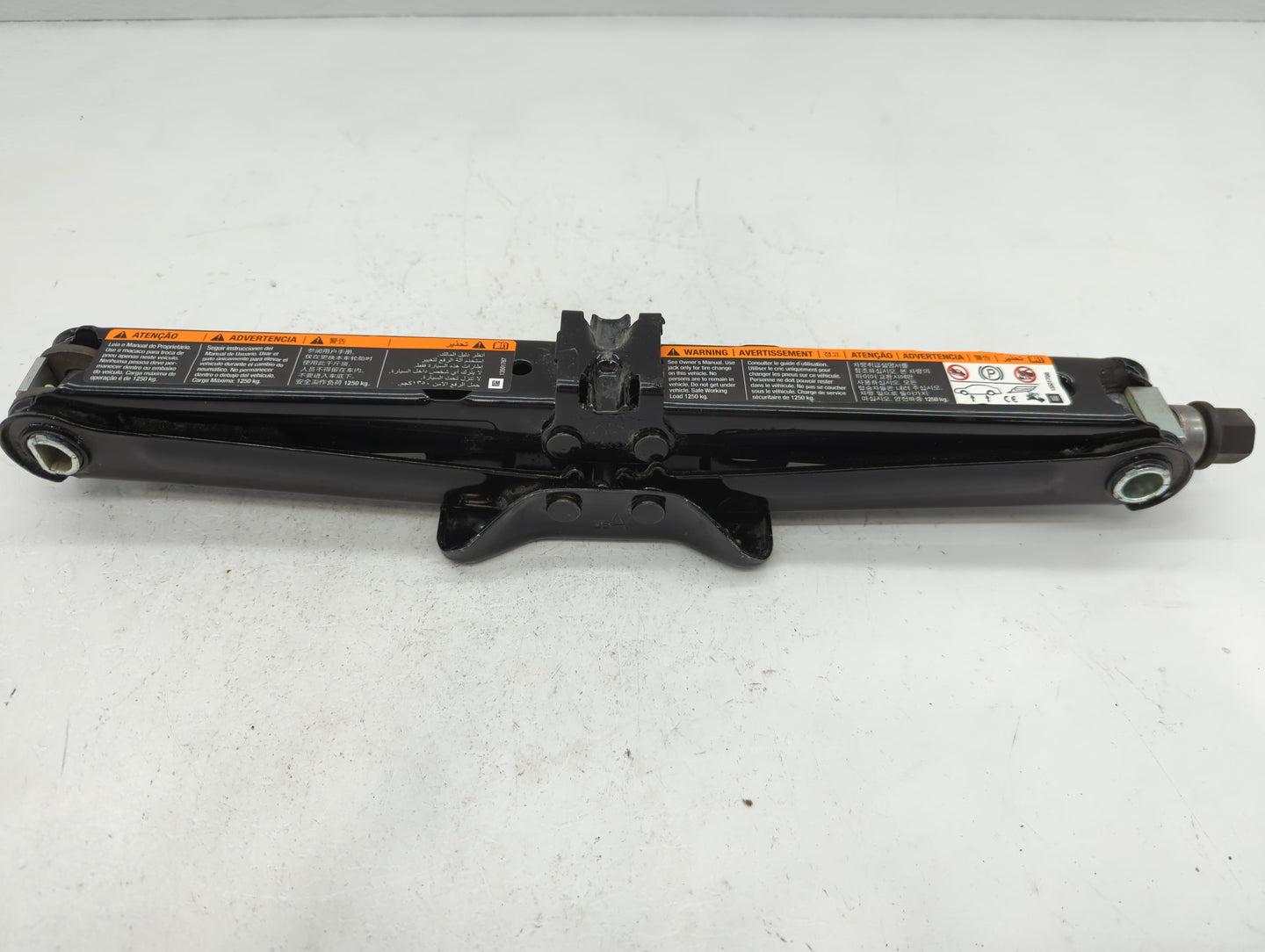 2016 Chevrolet Cruze Limited Spare Scissor Car Jack - Oemusedautoparts1.com