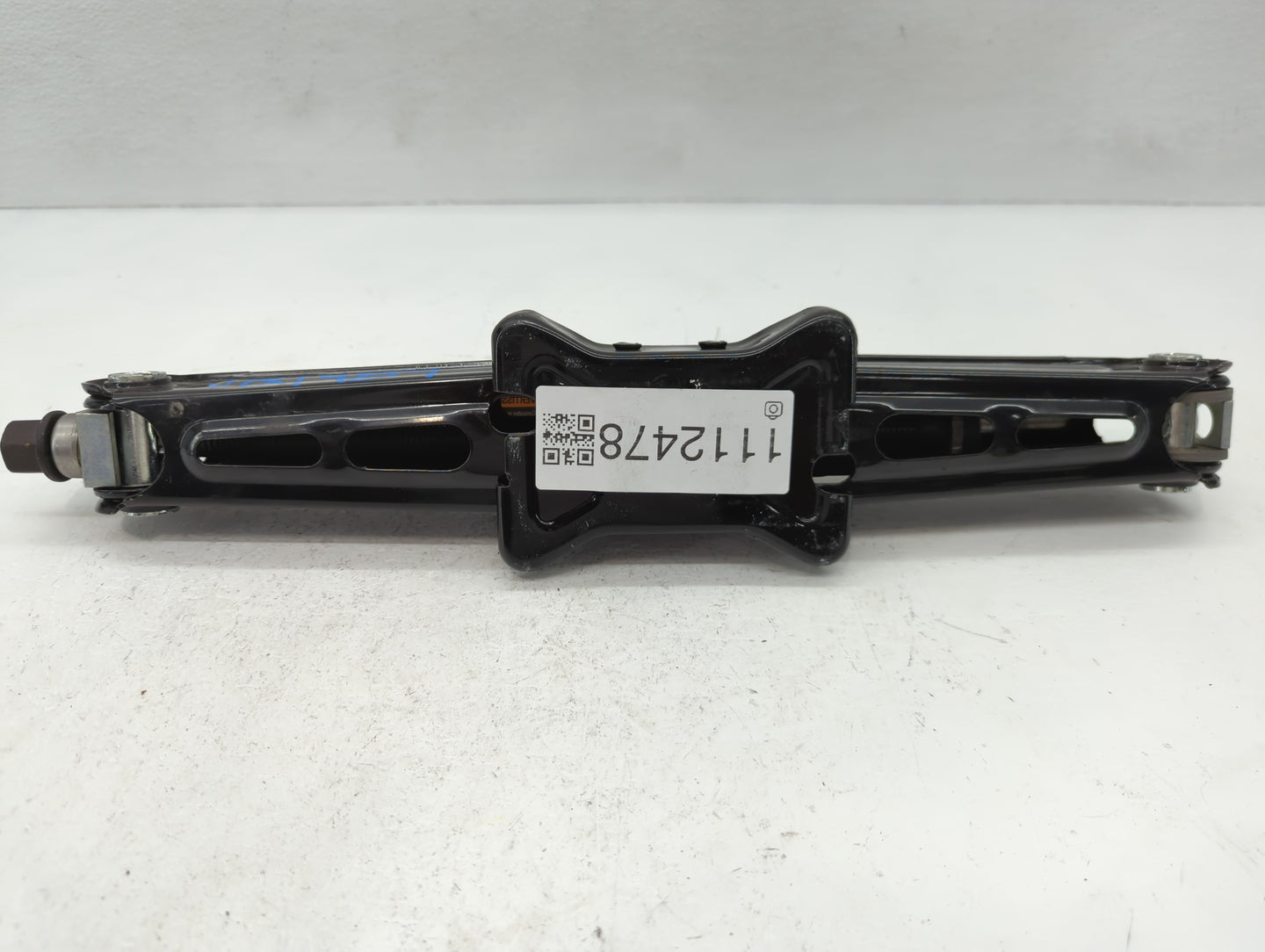 2016 Chevrolet Cruze Limited Spare Scissor Car Jack - Oemusedautoparts1.com