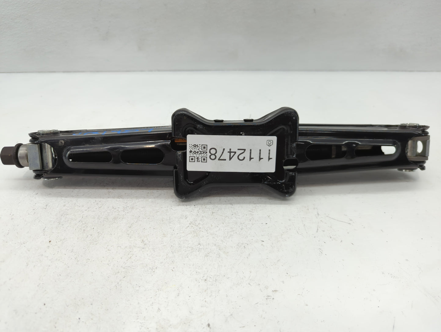 2016 Chevrolet Cruze Limited Spare Scissor Car Jack - Oemusedautoparts1.com