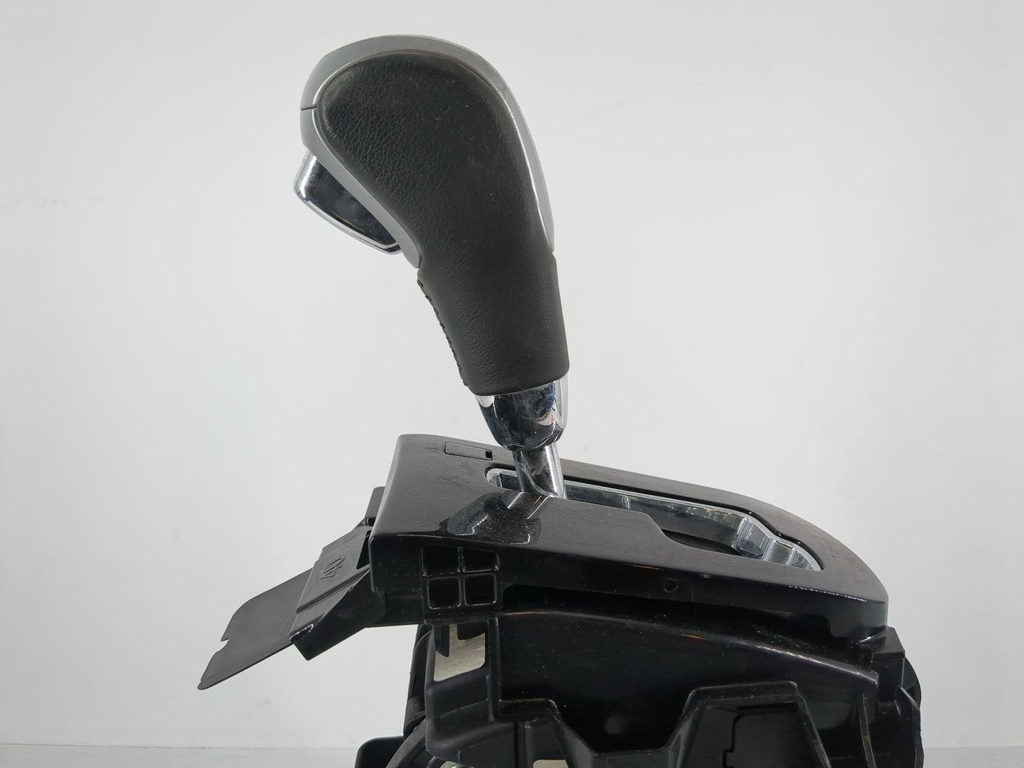 2016 Chevrolet Cruze Limited Floor Shifter - Oemusedautoparts1.com