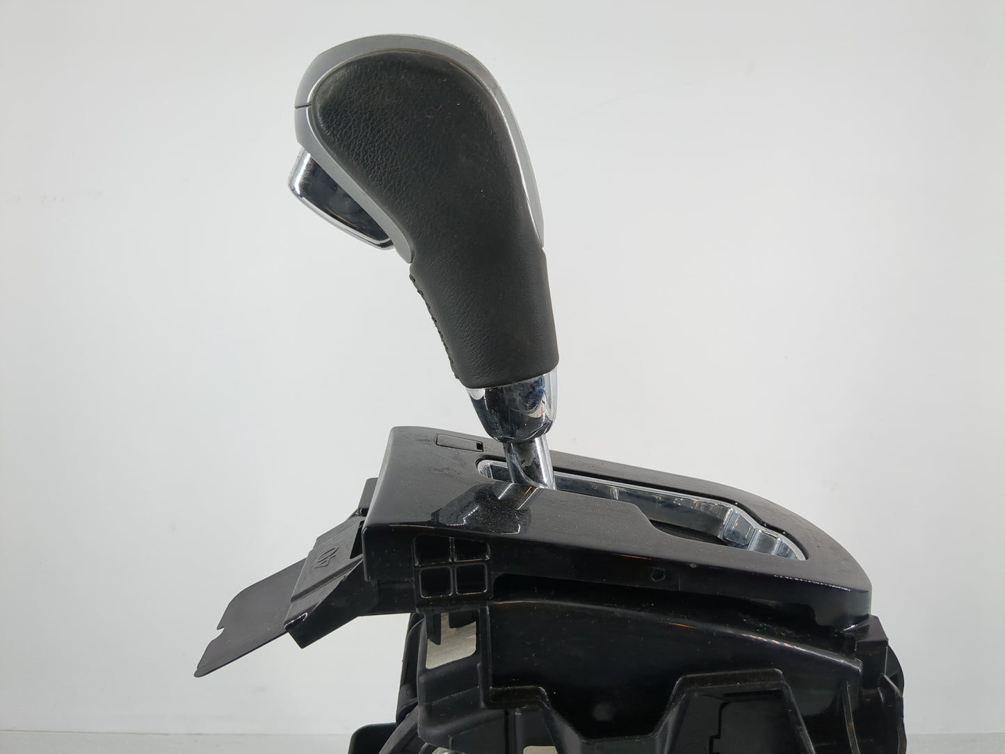 2016 Chevrolet Cruze Limited Floor Shifter - Oemusedautoparts1.com