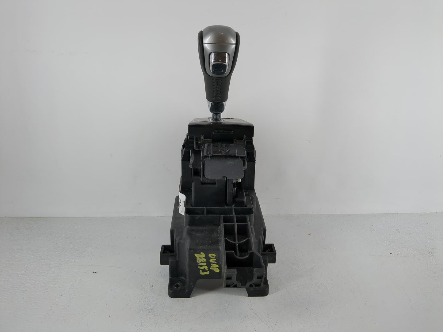 2016 Chevrolet Cruze Limited Floor Shifter - Oemusedautoparts1.com