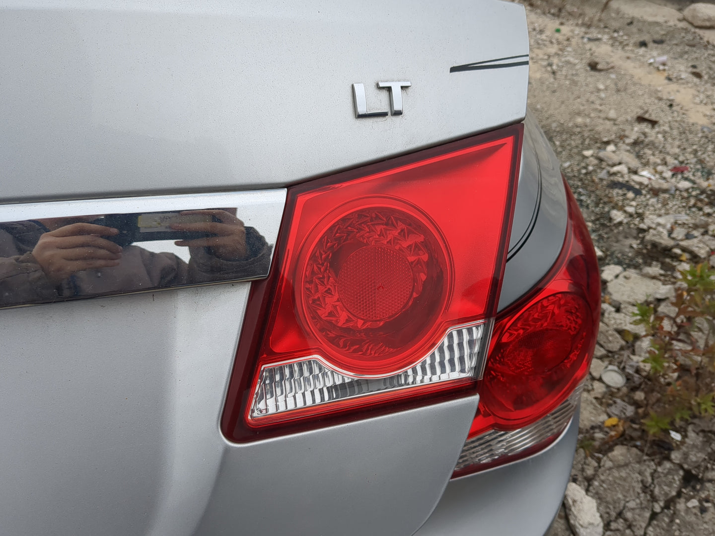 Chevrolet Cruze Limited Passenger Right Side Deck Lid Mounted Tail Light 1169565 - Oemusedautoparts1.com