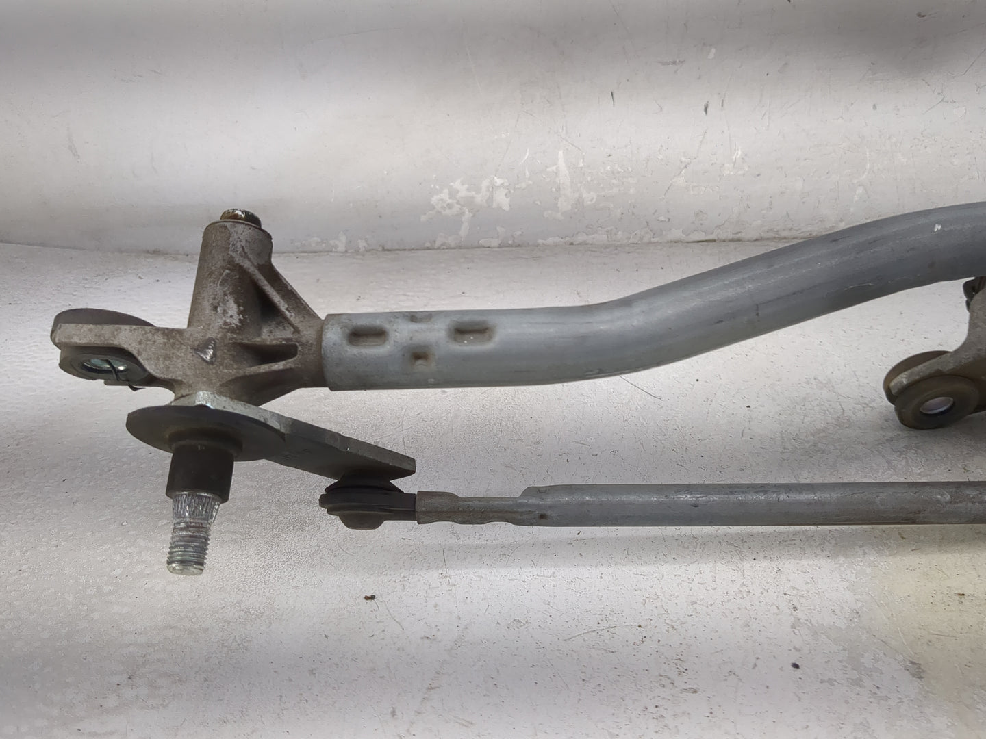 2016 Chevrolet Cruze Limited Front Windshield Wiper Motor Fits Fits 2011 2012 2013 2014 2015 OEM Used Auto Parts - Oemusedau