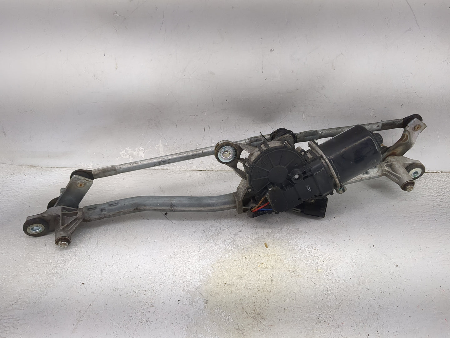 2016 Chevrolet Cruze Limited Front Windshield Wiper Motor Fits Fits 2011 2012 2013 2014 2015 OEM Used Auto Parts - Oemusedau