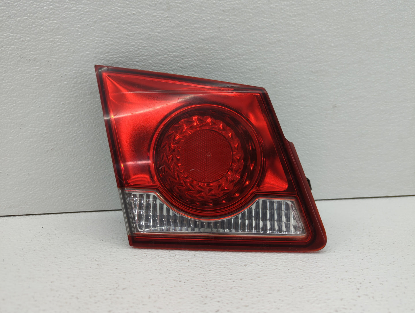 2016 Chevrolet Cruze Limited Tail Light Assembly Driver Left OEM P/N:3057KLCP Fits Fits 2011 2012 2013 2014 2015 OEM Used Au
