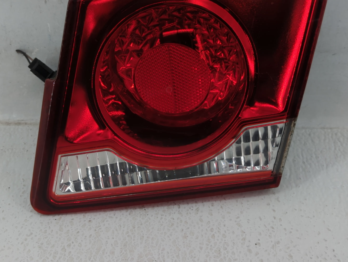 2016 Chevrolet Cruze Limited Tail Light Assembly Passenger Right OEM P/N:0042124 Fits Fits 2011 2012 2013 2014 2015 OEM Used