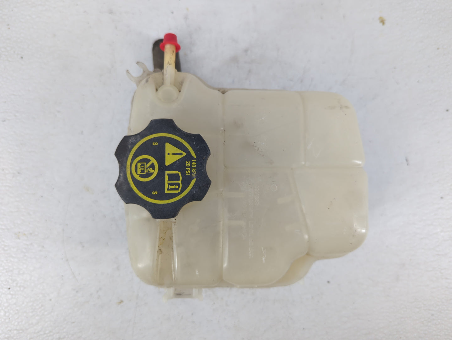 Chevrolet Cruze Limited Radiator Coolant Overflow Expansion Tank Bottle 703232 - Oemusedautoparts1.com