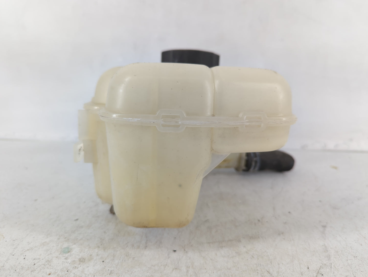Chevrolet Cruze Limited Radiator Coolant Overflow Expansion Tank Bottle 703232 - Oemusedautoparts1.com