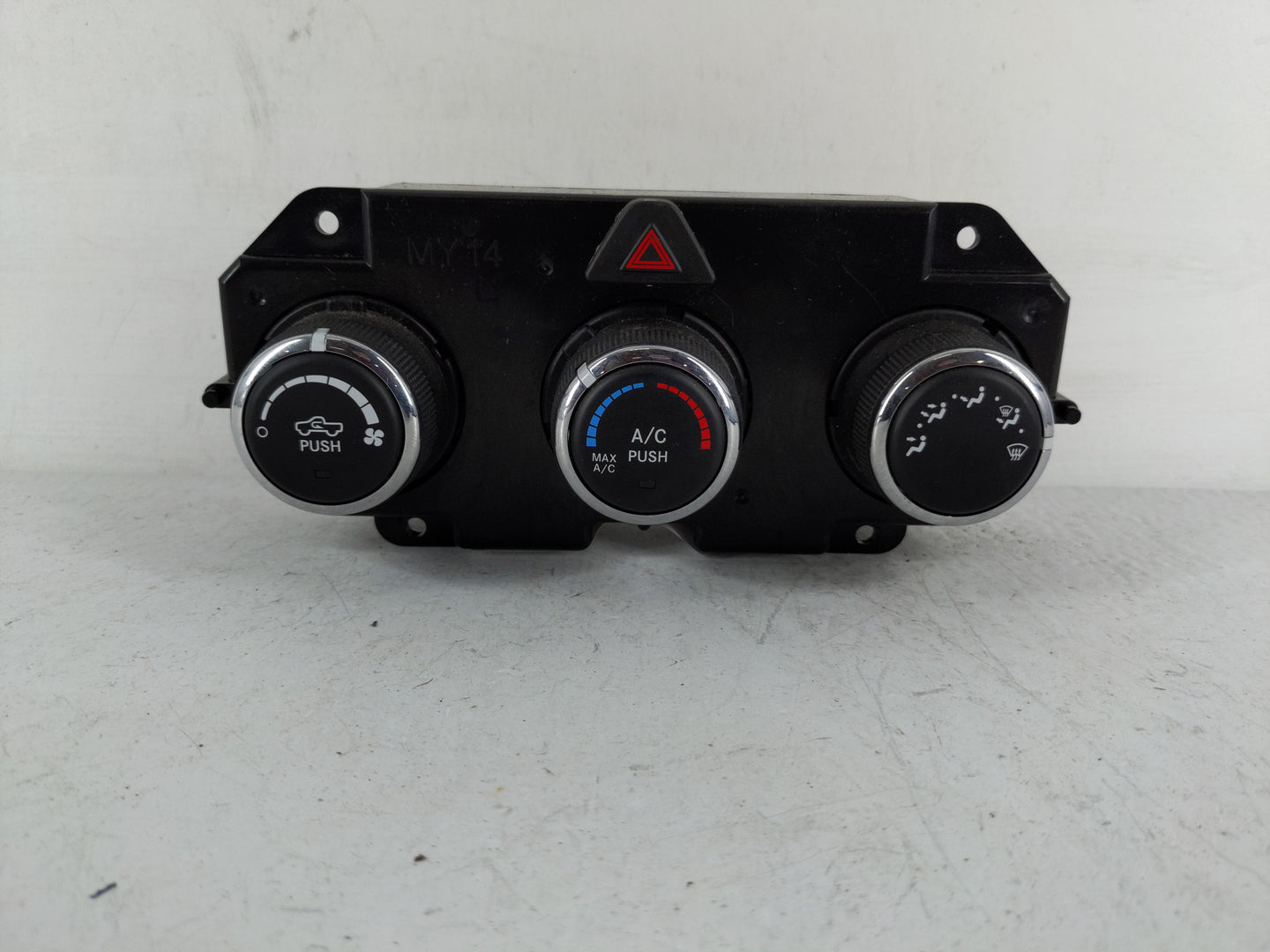 2016 Chevrolet Dp Climate Control Module Temperature AC/Heater Replacement P/N:P68268191AA Fits OEM Used Auto Parts - Oemuse