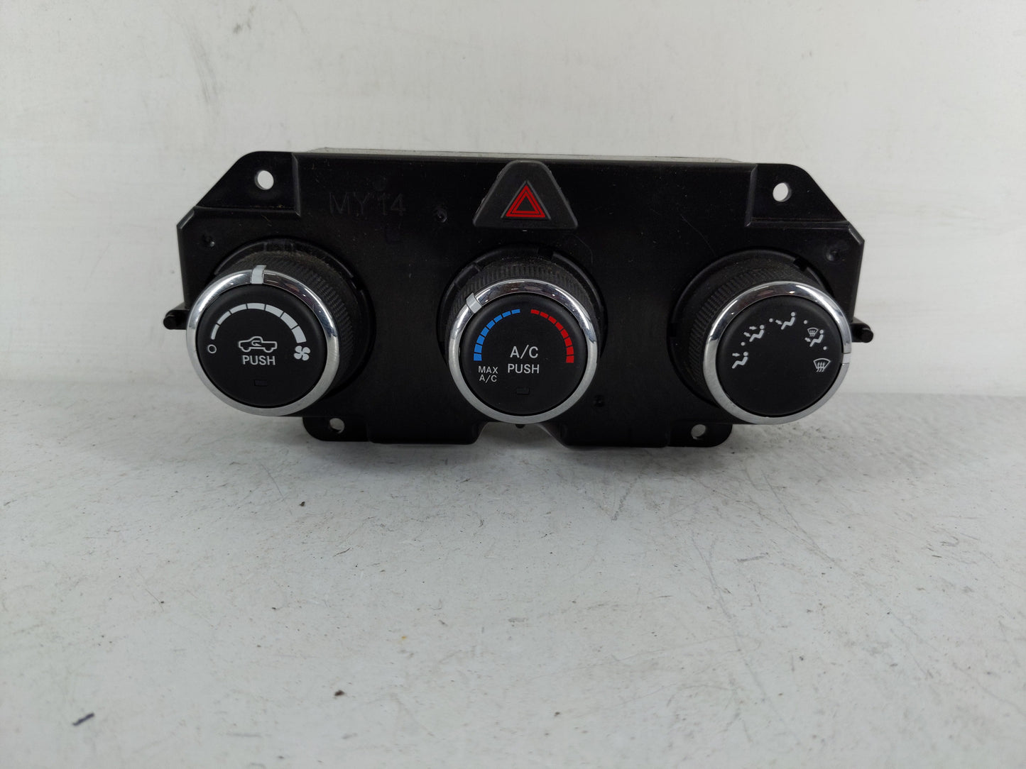 2016 Chevrolet Dp Climate Control Module Temperature AC/Heater Replacement P/N:P68268191AA Fits OEM Used Auto Parts - Oemuse