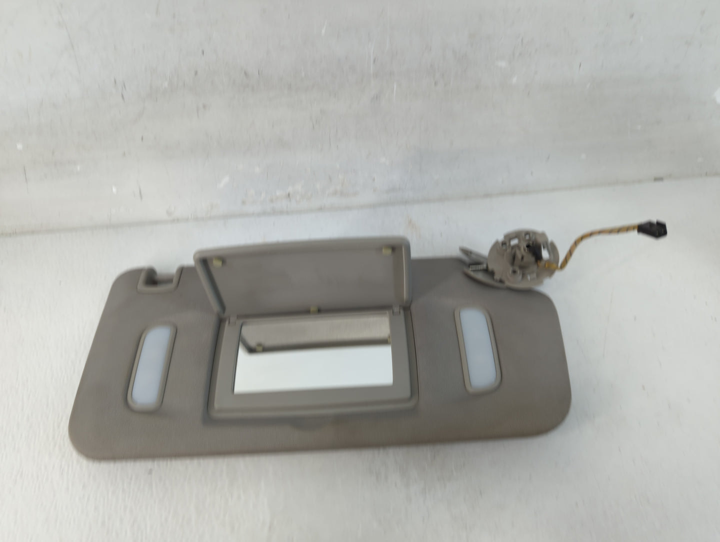 2010-2017 Chevrolet Equinox Sun Visor Shade Replacement Passenger Right Mirror Fits Fits 2010 2011 2012 2013 2014 2015 2016 