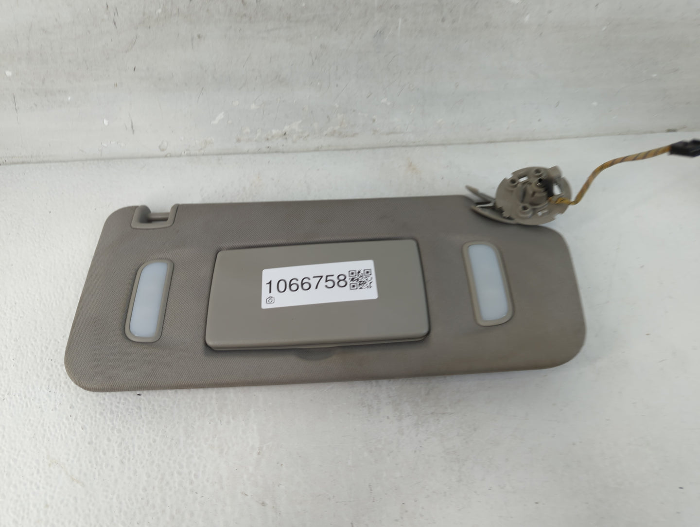 2010-2017 Chevrolet Equinox Sun Visor Shade Replacement Passenger Right Mirror Fits Fits 2010 2011 2012 2013 2014 2015 2016 