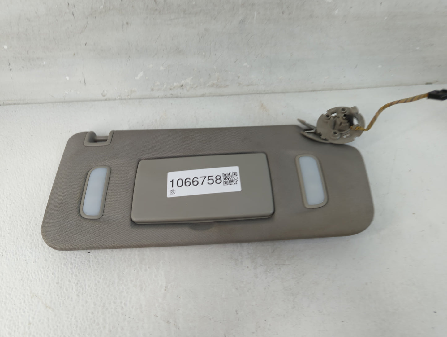 2010-2017 Chevrolet Equinox Sun Visor Shade Replacement Passenger Right Mirror Fits Fits 2010 2011 2012 2013 2014 2015 2016 