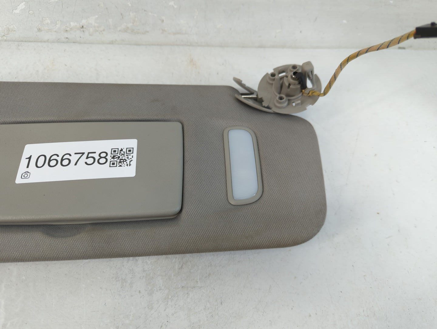 2010-2017 Chevrolet Equinox Sun Visor Shade Replacement Passenger Right Mirror Fits Fits 2010 2011 2012 2013 2014 2015 2016 